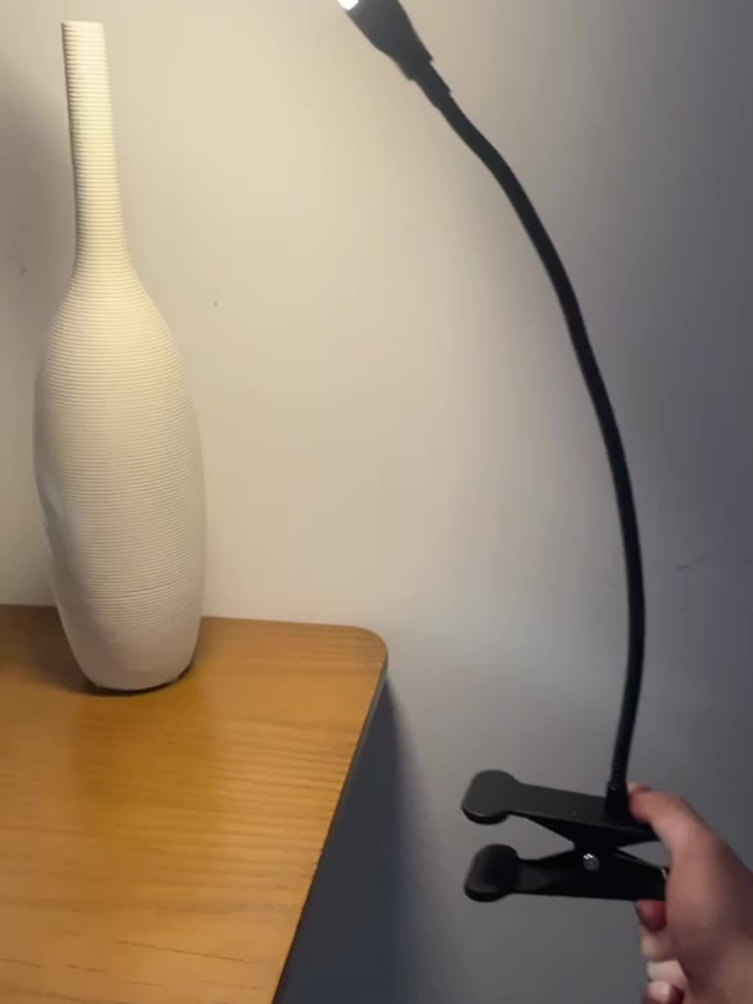 96led table lamp, desk lamp, usb powered clip on led reading light flexible gooseneck design, 3 color modes, adjustable brightness, suitable for reading, video calling, home office, bedside, and handicrafts