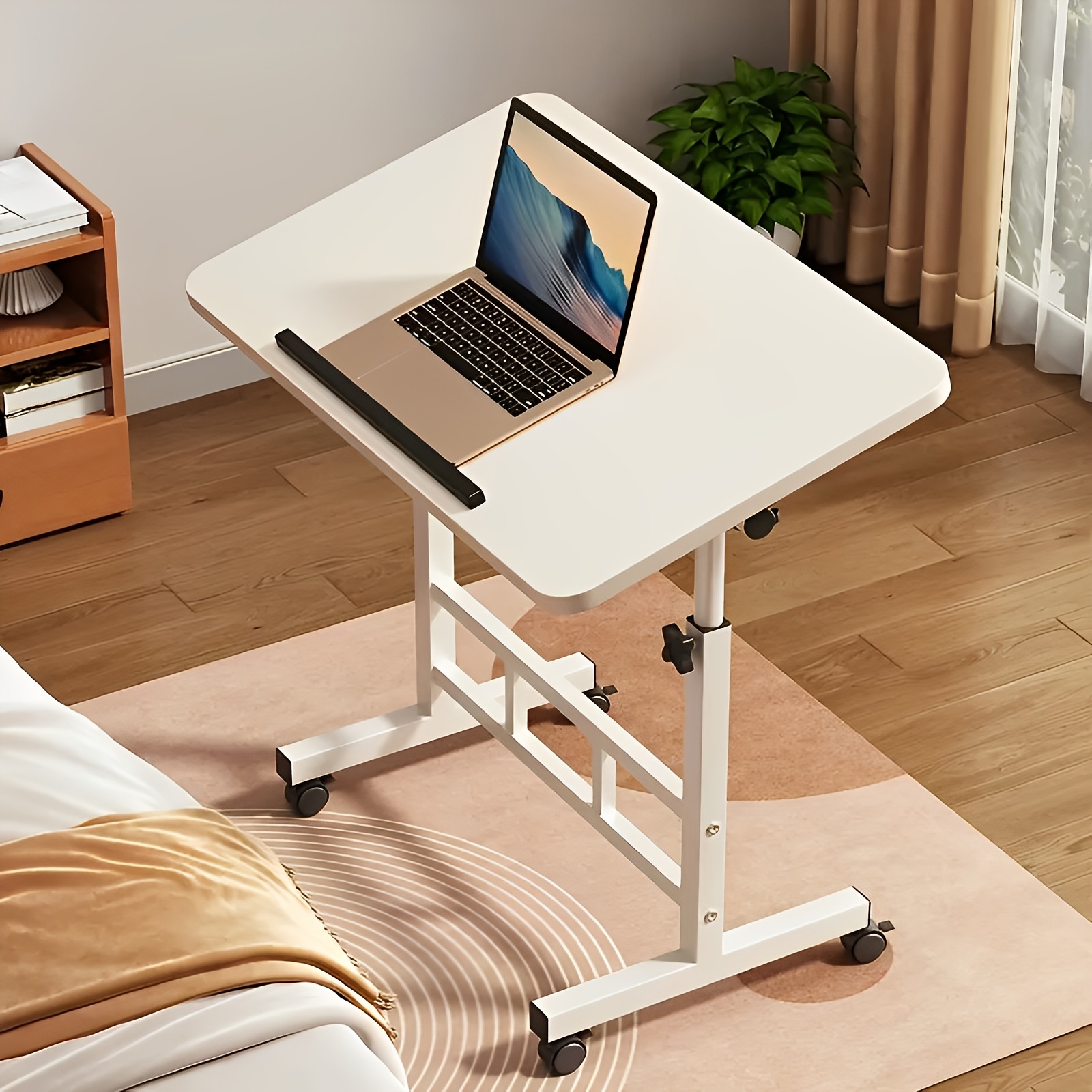 Adjustable Height & Tilt Mobile Station